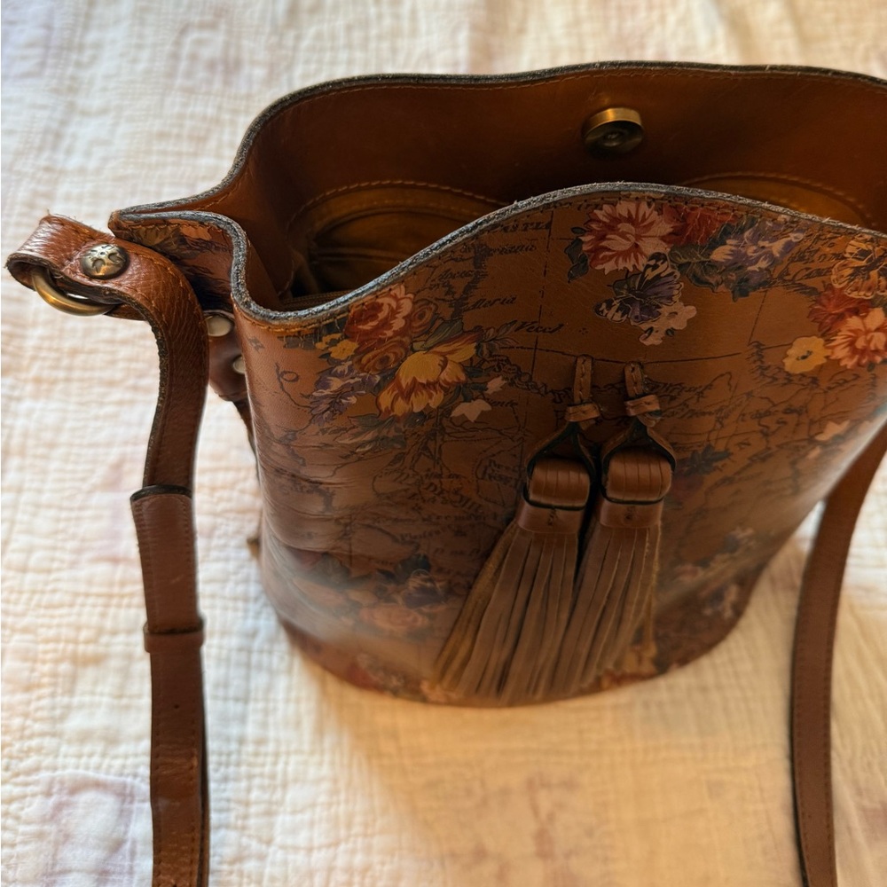 Patricia Nash Floral Signature Map Shoulder Bag - Picture 4 of 14